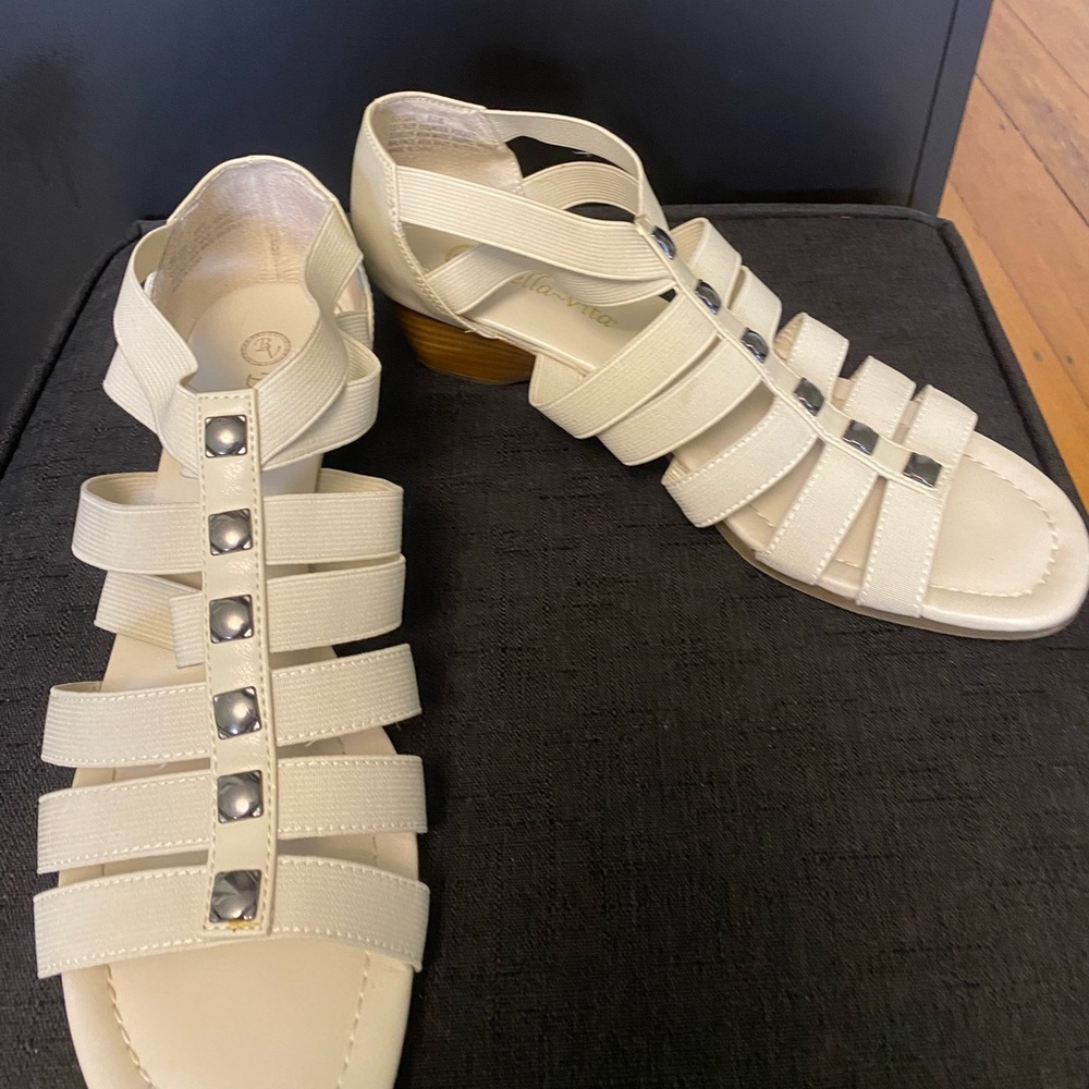 Bella Vita Strap Sandals